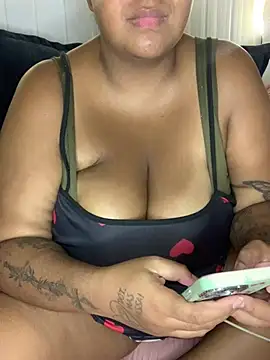 Snapshot of carolfogosa chatting on 03-17-26, 02:27 carolfogosa online show from 03-17-26, 02:27