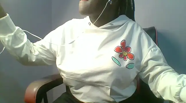 Snapshot of pretty_almah chatting on 12-04-24, 07:01 pretty almah online show from 12-04-24, 07:01