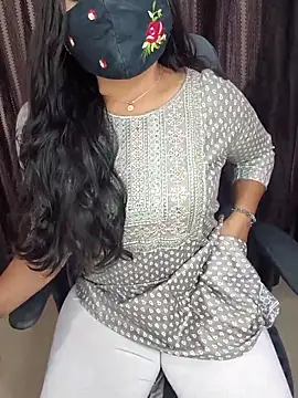 Snapshot of Tanvi-patil chatting on 12-19-25, 06:20 Tanvi-patil online show from 12-19-25, 06:20