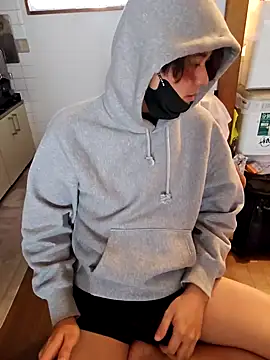 Snapshot of MANNZAAo06 chatting on 12-23-24, 04:12 MANNZAAo06 online show from 12-23-24, 04:12