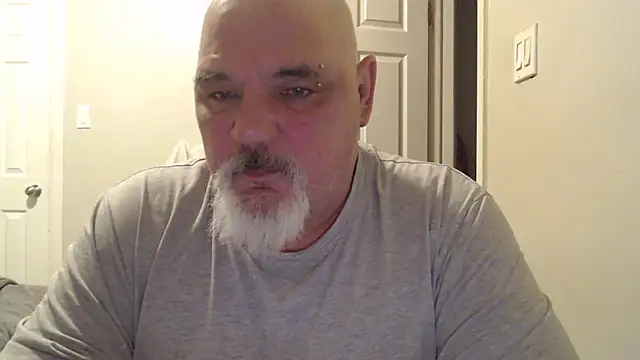 Newfiesausage1972 online show from 02-11-25, 11:10