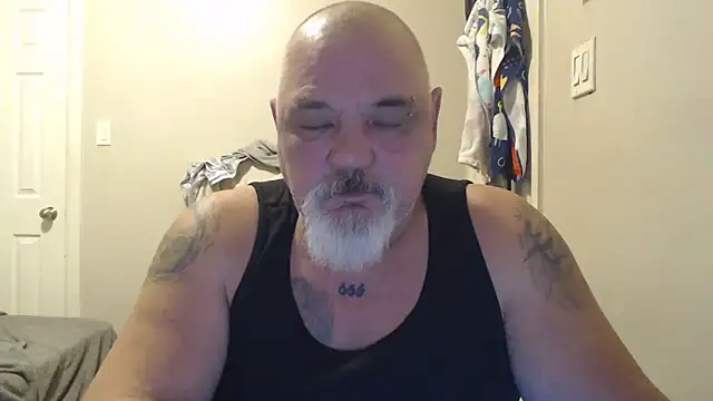 Newfiesausage1972 online show from 02-15-25, 04:56