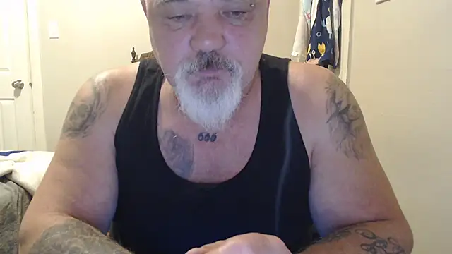 Newfiesausage1972 online show from 03-21-25, 03:02