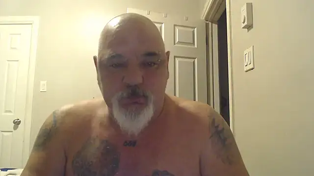 Newfiesausage1972 online show from 03-23-25, 08:59