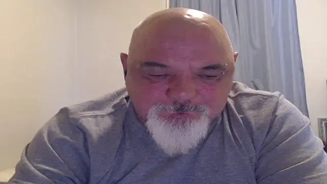 Newfiesausage1972 online show from 10-08-25, 03:42