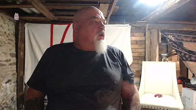 Newfiesausage1972 online show from 02-14-26, 08:55