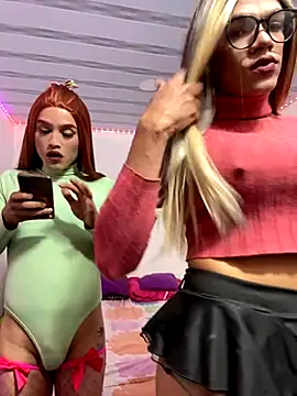 Snapshot of big_girl21cm chatting on 10-30-25, 12:56 big girl21cm online show from 10-30-25, 12:56