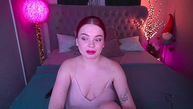 Snapshot of CarolinaDia chatting on 01-08-25, 09:44 CarolinaDia online show from 01-08-25, 09:44