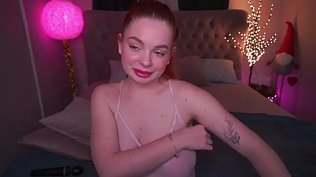 Snapshot of CarolinaDia chatting on 01-19-25, 11:43 CarolinaDia online show from 01-19-25, 11:43