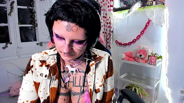 lady sontse  online show from 12-18-25, 07:53