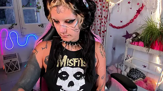 lady sontse  online show from 05-13-26, 07:00