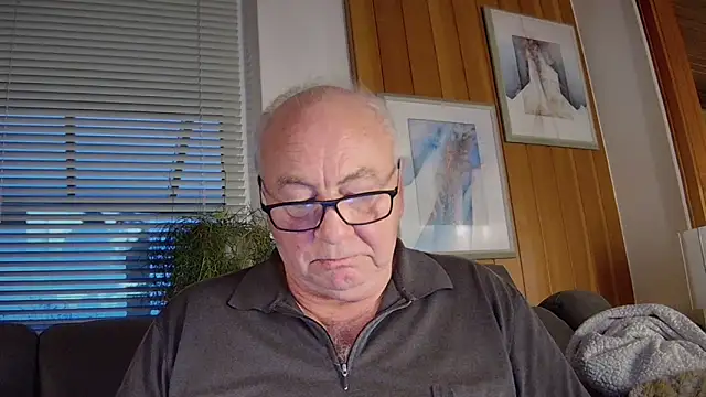 biggandybig online show from 11-24-25, 03:34