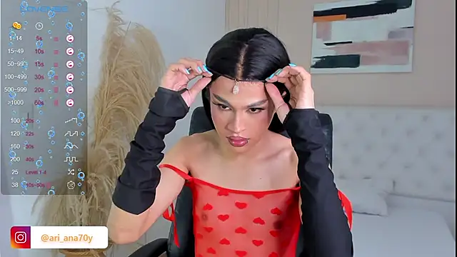 Snapshot of LOISE-XX chatting on 09-19-25, 05:09 LOISE-XX online show from 09-19-25, 05:09