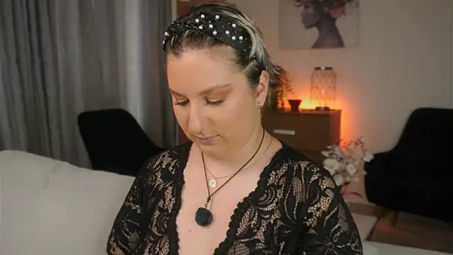 Snapshot of Ximenna_Cruz chatting on 02-21-26, 01:01 Ximenna Cruz online show from 02-21-26, 01:01