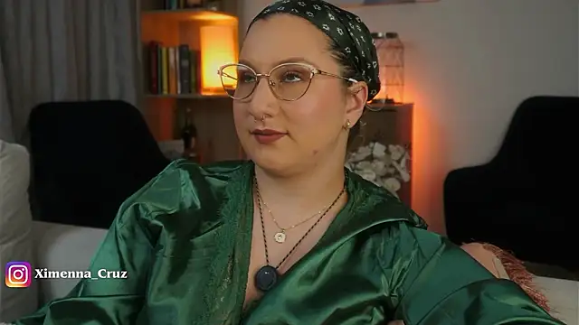 Snapshot of Ximenna_Cruz chatting on 03-06-26, 12:34 Ximenna Cruz online show from 03-06-26, 12:34