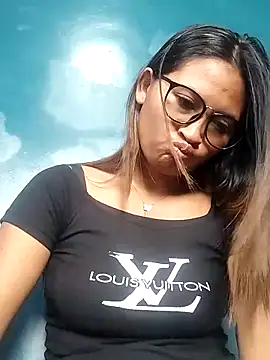 Snapshot of karen_sexy69 chatting on 03-10-25, 12:48 karen sexy69 online show from 03-10-25, 12:48