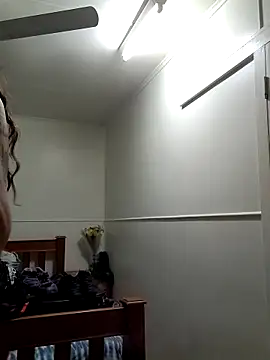 Snapshot of atenealovve_77 chatting on 03-18-25, 03:31 atenealovve 77 online show from 03-18-25, 03:31