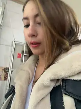 Snapshot of ValentinaaF chatting on 03-31-26, 12:05 ValentinaaF online show from 03-31-26, 12:05