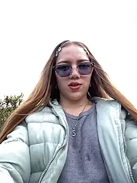 Snapshot of melody-dy chatting on 03-20-25, 09:35 melody-dy online show from 03-20-25, 09:35