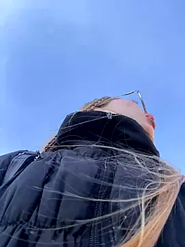 Snapshot of melody-dy chatting on 09-11-25, 09:04 melody-dy online show from 09-11-25, 09:04