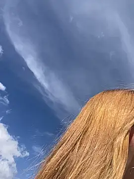 Snapshot of melody-dy chatting on 09-19-25, 07:47 melody-dy online show from 09-19-25, 07:47