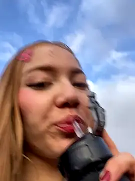 Snapshot of melody-dy chatting on 10-15-25, 10:10 melody-dy online show from 10-15-25, 10:10