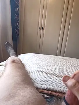 Snapshot of toptugger chatting on 03-12-26, 04:57 toptugger online show from 03-12-26, 04:57