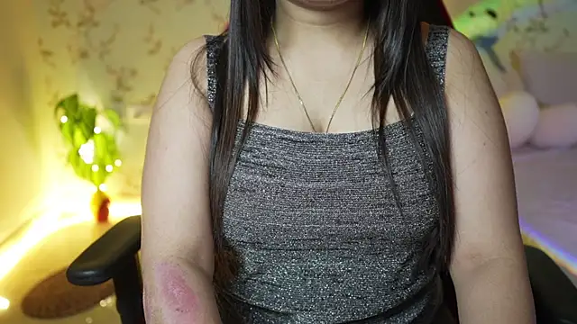 Snapshot of only_aleesha chatting on 12-02-24, 06:54 only aleesha online show from 12-02-24, 06:54