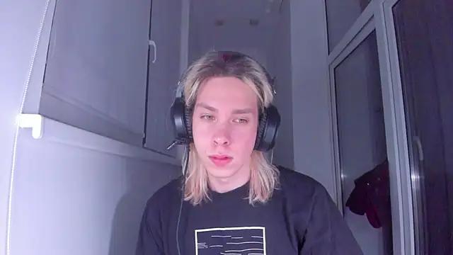 Snapshot of matt_spark chatting on 02-21-25, 12:49 matt spark online show from 02-21-25, 12:49