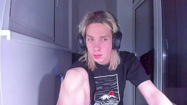 Snapshot of matt_spark chatting on 02-23-25, 02:07 matt spark online show from 02-23-25, 02:07