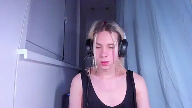 Snapshot of matt_spark chatting on 02-25-25, 12:14 matt spark online show from 02-25-25, 12:14