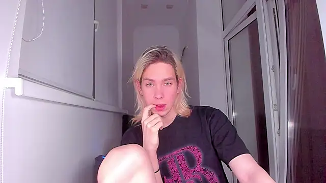 Snapshot of matt_spark chatting on 03-11-25, 02:18 matt spark online show from 03-11-25, 02:18