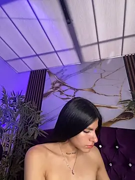 liss hot  online show from 11-30-25, 08:46