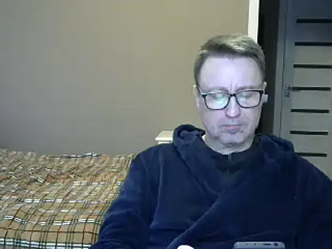 Snapshot of HarrySnake chatting on 12-20-24, 10:16 HarrySnake online show from 12-20-24, 10:16