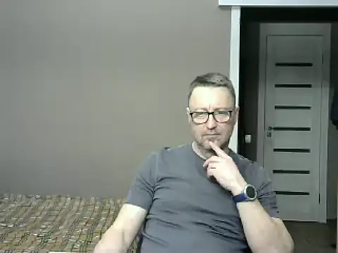 Snapshot of HarrySnake chatting on 02-05-25, 12:17 HarrySnake online show from 02-05-25, 12:17