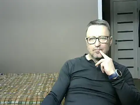 Snapshot of HarrySnake chatting on 02-05-25, 03:20 HarrySnake online show from 02-05-25, 03:20