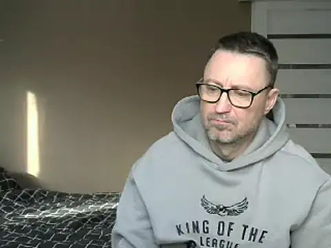 Snapshot of HarrySnake chatting on 02-14-25, 10:49 HarrySnake online show from 02-14-25, 10:49