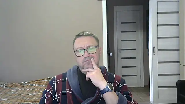 Snapshot of HarrySnake chatting on 03-21-25, 07:11 HarrySnake online show from 03-21-25, 07:11