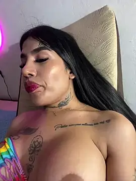 saragill323 online show from 03-21-25, 10:39