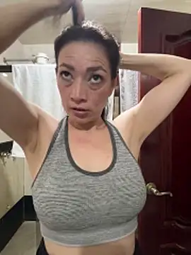 Snapshot of Yulia_sx chatting on 01-31-26, 08:40 Yulia sx online show from 01-31-26, 08:40