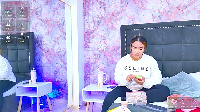 Snapshot of Sara_Desire chatting on 09-23-25, 12:19 Sara Desire online show from 09-23-25, 12:19