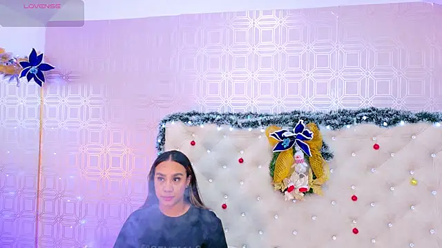 Snapshot of Sara_Desire chatting on 12-05-25, 12:25 Sara Desire online show from 12-05-25, 12:25