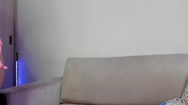 Snapshot of Lilacutte_ chatting on 02-04-25, 08:13 Lilacutte online show from 02-04-25, 08:13