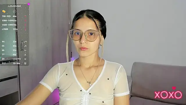 Snapshot of Lilacutte_ chatting on 10-10-25, 03:49 Lilacutte online show from 10-10-25, 03:49