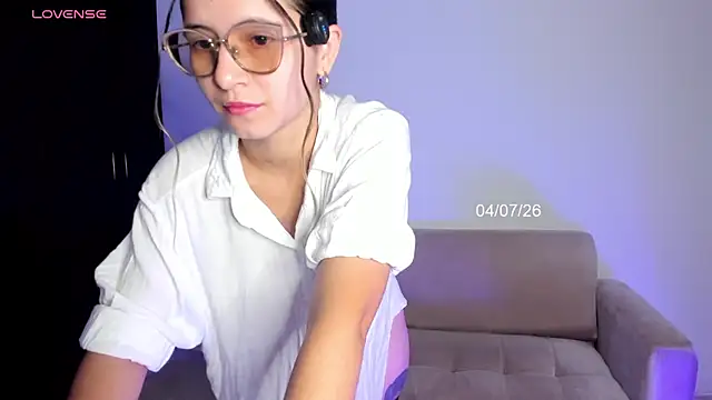 Lilacutte  online show from 07-04-26, 09:48