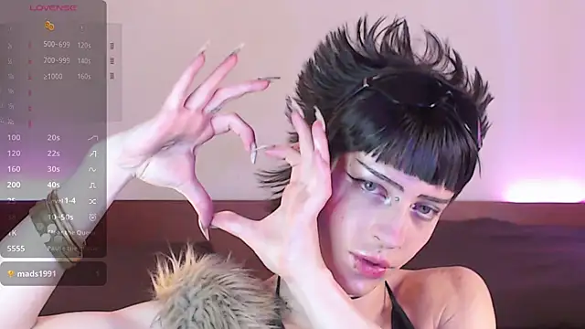 Snapshot of succubot chatting on 09-08-25, 11:04 succubot online show from 09-08-25, 11:04