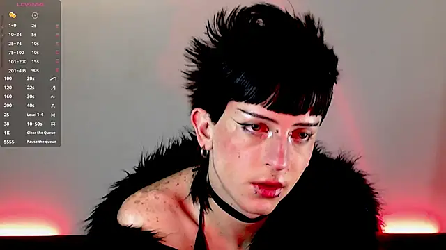 Snapshot of succubot chatting on 10-15-25, 10:37 succubot online show from 10-15-25, 10:37