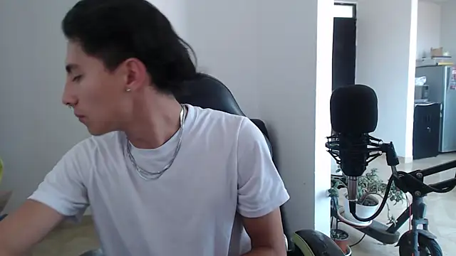 Snapshot of jay_dimarco2 chatting on 12-21-25, 06:04 jay dimarco2 online show from 12-21-25, 06:04