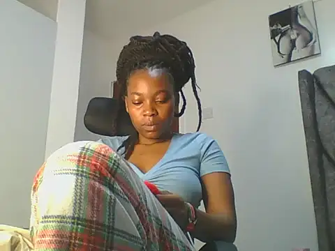 Snapshot of _Becky002 chatting on 05-11-26, 12:33 Becky002 online show from 05-11-26, 12:33