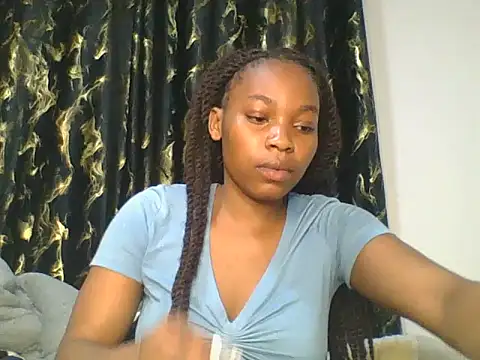 Snapshot of _Becky002 chatting on 05-11-26, 05:10 Becky002 online show from 05-11-26, 05:10